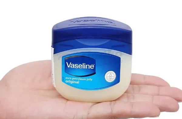 Hỏi đáp: Da cháy nắng bôi vaseline được không?